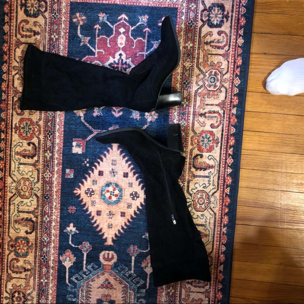 Knee high gorgeous suede boots with gold zippers and accents. Large calf size 10